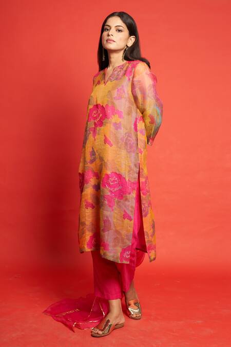 Buy Priti Prashant Pink Sheer Silk And Organza Floral Print & Sequin Notched Rose Kurta Pant Set Online at Aza Fashions Buy_Priti Prashant_Pink Sheer Silk And Organza Floral Print & Sequin Notched Rose Kurta Pant Set _Online_at_Aza_Fashions