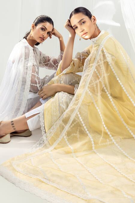 Roze Yellow Cotton, Organza Lace V-neck Embellished Kurta Set at Aza Fashions Roze_Yellow Cotton, Organza Lace V-neck Embellished Kurta Set _at_Aza_Fashions