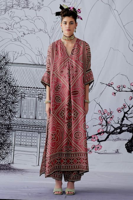 Rajdeep Ranawat Pink Silk Embroidery V Neck Banera Tunic And Palazzo Set  