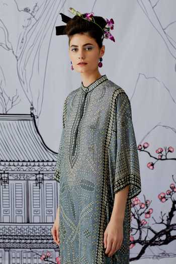 Rajdeep Ranawat Grey Silk Band Ghazala Tunic at Aza Fashions Rajdeep Ranawat_Grey Silk Band Ghazala Tunic_at_Aza_Fashions