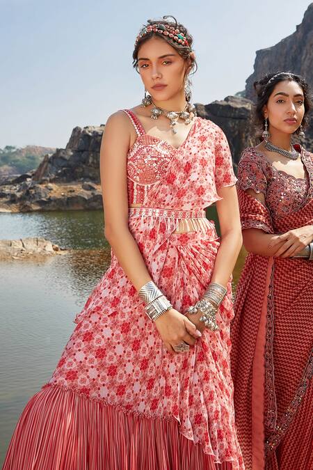 Awigna_Peach Georgette Sweetheart Neck Printed Pre-draped Saree With Blouse_Online_at_Aza_Fashions