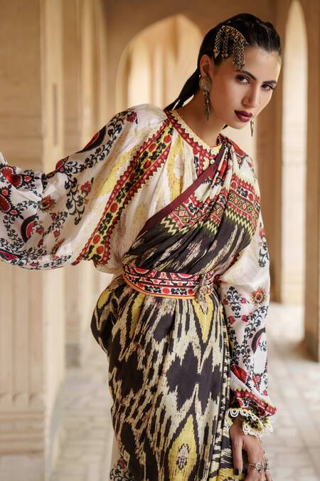 Shop_Rajdeep Ranawat_White Silk Round Bibidana Top_Online_at_Aza_Fashions