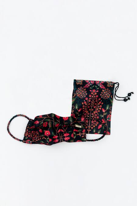 Buy_Rabani & Rakha_Black Embroidery Face Mask And Pocket Square Gift Box _Online_at_Aza_Fashions