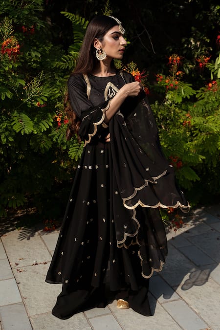 Shop Rashika Sharma Black Kurta Handloom Silk And Georgette Dupatta And Embroidered Flared Set at Aza Fashions Shop_Rashika Sharma_Black Kurta Handloom Silk And Georgette Dupatta And Embroidered Flared Set _at_Aza_Fashions
