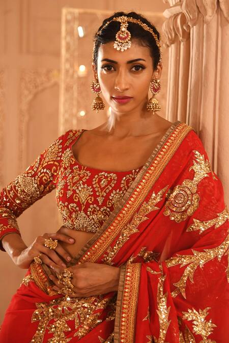 Buy_Reynu Taandon_Red Georgette Scoop Neck Embroidered Saree With Blouse _Online_at_Aza_Fashions