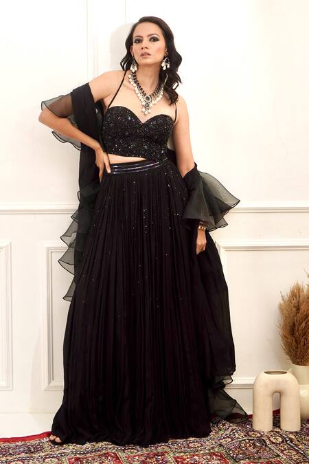 Rashika Sharma_Black , Dupatta And Organza, Evaa Embroidered Corset Lehenga Set _Online_at_Aza_Fashions