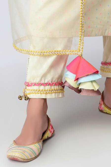 Buy Rishi and Vibhuti White Organza, Organic Cotton Scoop Neck Kurta Set Online at Aza Fashions Buy_Rishi and Vibhuti_White Organza, Organic Cotton Scoop Neck Kurta Set _Online_at_Aza_Fashions