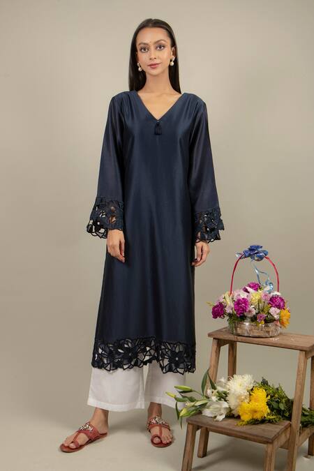 Ikshita Choudhary_Blue Chanderi Silk Floral Cutwork V Neck Kurta_Online_at_Aza_Fashions