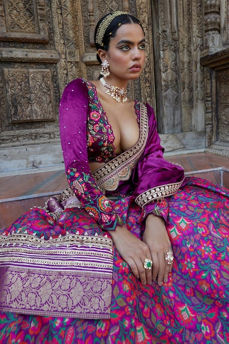 Photo of Mehendi jewellery with purple lehenga happy bride