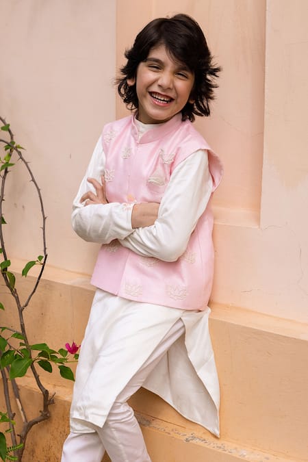 Panchhi by Kanupriya Tibrewala Embellished Silk Bundi 