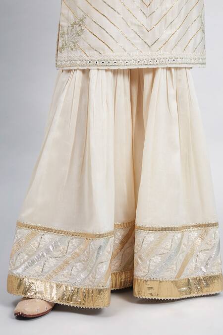 Sheetal Batra White Kurta And Garara Chanderi Dupatta Organza Round Eliza Set at Aza Fashions Sheetal Batra_White Kurta And Garara Chanderi Dupatta Organza Round Eliza Set _at_Aza_Fashions