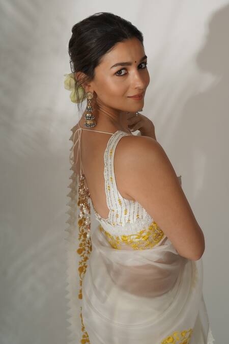 Shop_Devnaagri_White Raw , Organza Resham Work, Patra Scoop Neck Saree With Blouse _at_Aza_Fashions