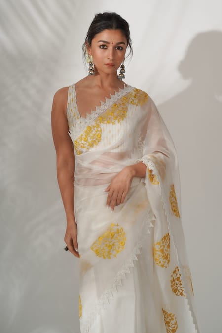 Buy_Devnaagri_White Raw , Organza Resham Work, Patra Scoop Neck Saree With Blouse _Online_at_Aza_Fashions