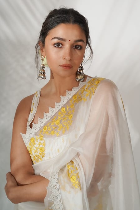 Shop_Devnaagri_White Raw , Organza Resham Work, Patra Scoop Neck Saree With Blouse _Online_at_Aza_Fashions