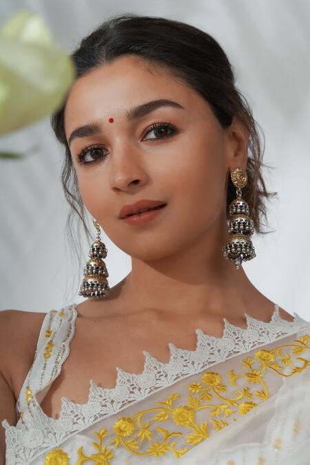 Devnaagri_White Raw , Organza Resham Work, Patra Scoop Neck Saree With Blouse _at_Aza_Fashions