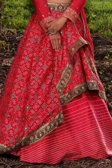 Shop_Aditi Gupta_Pink Handwoven Banarasi Organza Resham And Mirror Embroidered Lehenga Set _Online_at_Aza_Fashions