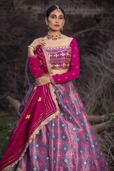 Aditi Gupta_Pink Lehenga Banarasi Silk Blouse Pure Silk Dupatta Handwoven Patola Set _at_Aza_Fashions