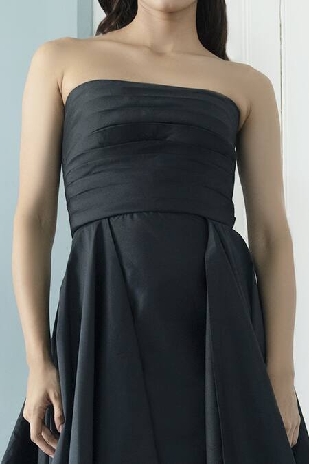 Buy Shivani Awasty Black Silk Tafetta Bandeau Ballgown Online at Aza Fashions Buy_Shivani Awasty_Black Silk Tafetta Bandeau Ballgown _Online_at_Aza_Fashions