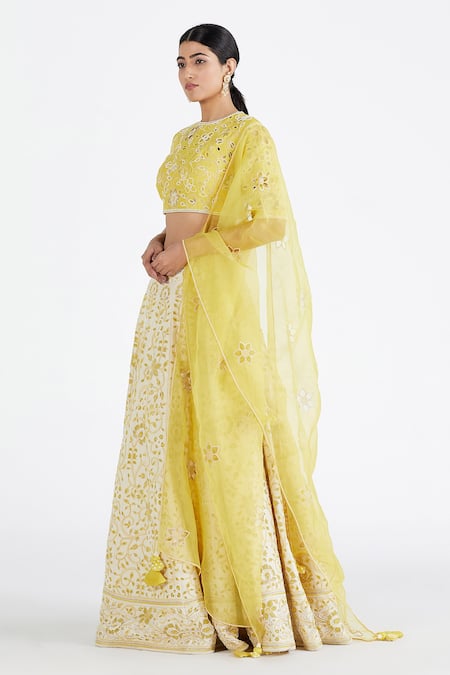 Buy_Megha Bansal_Yellow Organza, Chanderi Floral, Applique Work Bridal Lehenga Set _Online_at_Aza_Fashions
