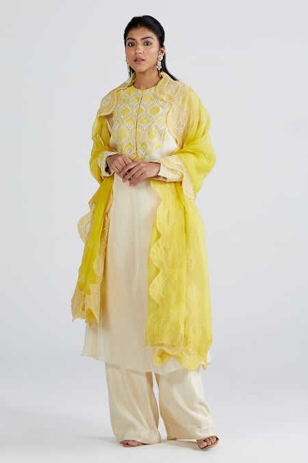 Megha Bansal White Organza, Chanderi Pearl, Resham, Inaya Embroidered Kurta Set Online at Aza Fashions Megha Bansal_White Organza, Chanderi Pearl, Resham, Inaya Embroidered Kurta Set _Online_at_Aza_Fashions