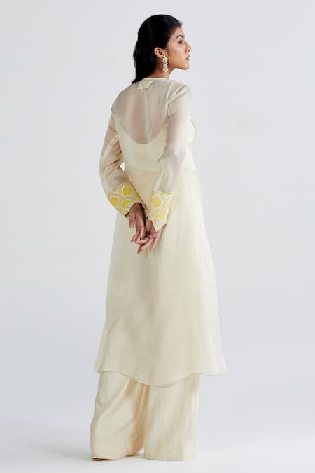 Shop Megha Bansal White Organza, Chanderi Pearl, Resham, Inaya Embroidered Kurta Set at Aza Fashions Shop_Megha Bansal_White Organza, Chanderi Pearl, Resham, Inaya Embroidered Kurta Set _at_Aza_Fashions