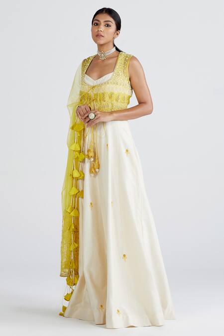 Megha Bansal White Organza, Maharani Net, Zainaab Embroidered Anarkali With Dupatta Online at Aza Fashions Megha Bansal_White Organza, Maharani Net, Zainaab Embroidered Anarkali With Dupatta _Online_at_Aza_Fashions