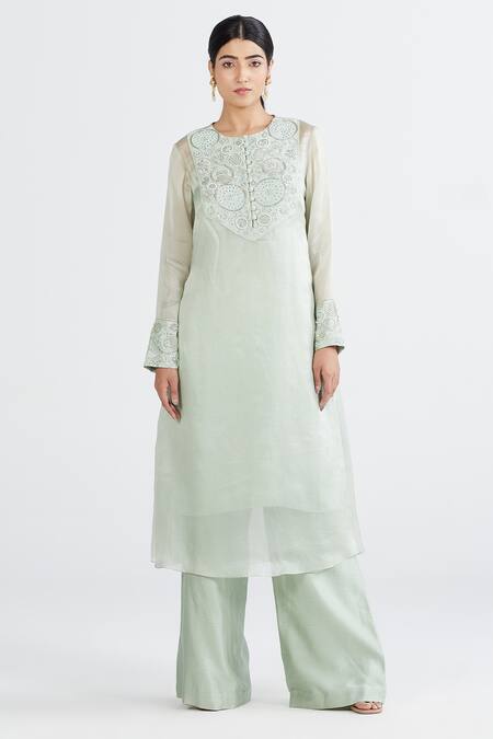 Megha Bansal Green Organza, Chanderi Floral, Indrani Hand Embroidered Kurta Set Online at Aza Fashions Megha Bansal_Green Organza, Chanderi Floral, Indrani Hand Embroidered Kurta Set _Online_at_Aza_Fashions