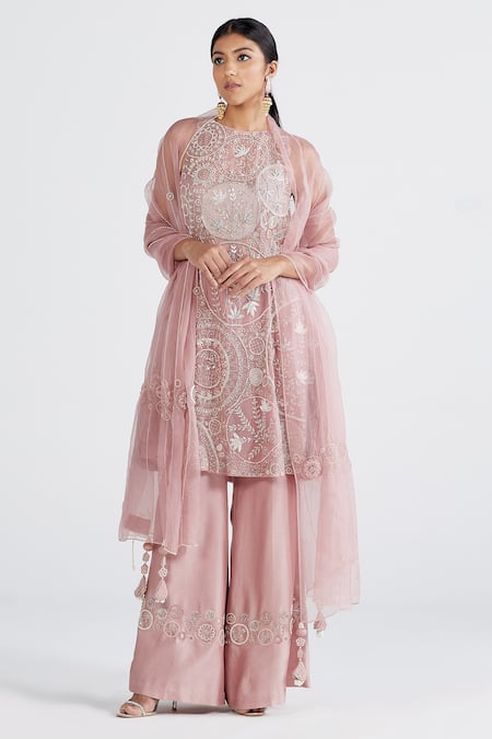 Buy Megha Bansal Pink Organza, Chanderi Floral, Geometric Amira Embroidered Kurta Set Online at Aza Fashions Buy_Megha Bansal_Pink Organza, Chanderi Floral, Geometric Amira Embroidered Kurta Set _Online_at_Aza_Fashions