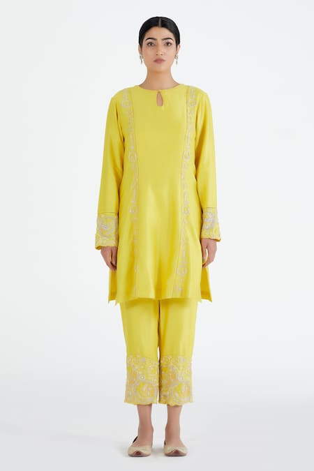 Shop Megha Bansal Yellow Organza, Chanderi Floral, Runa Vrit Embroidered Kurta Set at Aza Fashions Shop_Megha Bansal_Yellow Organza, Chanderi Floral, Runa Vrit Embroidered Kurta Set _at_Aza_Fashions