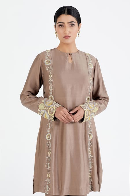 Shop Megha Bansal Grey Organza, Chanderi Floral, Stripes Runa Vrit Embroidered Kurta Set Online at Aza Fashions Shop_Megha Bansal_Grey Organza, Chanderi Floral, Stripes Runa Vrit Embroidered Kurta Set _Online_at_Aza_Fashions