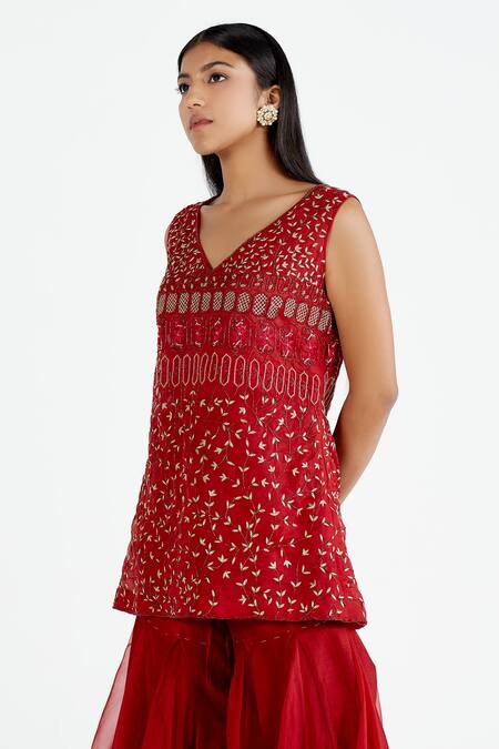 Megha Bansal_Red Silk Organza V Neck Kurta Set _at_Aza_Fashions