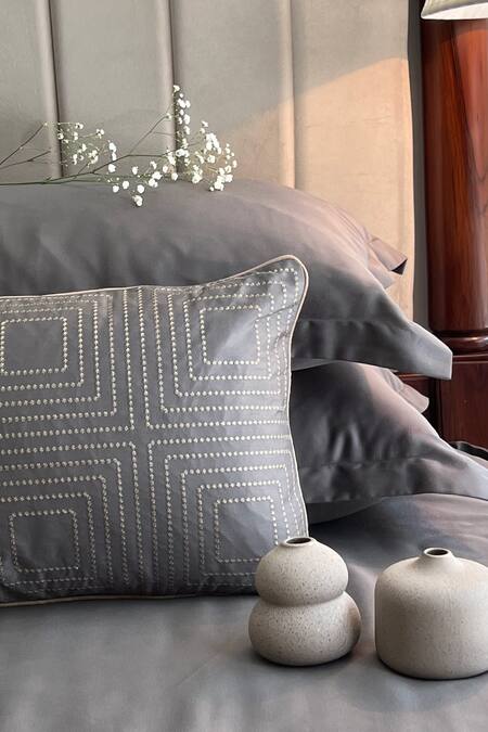 Buy_Sadyaska_Grey 100% Cotton Embroidered Cubicle Pattern Bedsheet Set_Online_at_Aza_Fashions