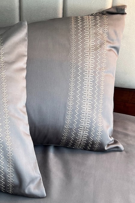 Sadyaska Grey 100% Cotton Pristine Bedsheet Set Online at Aza Fashions Sadyaska_Grey 100% Cotton Pristine Bedsheet Set_Online_at_Aza_Fashions