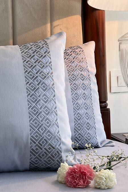 Buy_Sadyaska_Blue 100% Cotton Squarish Pattern Bedsheet Set_Online_at_Aza_Fashions