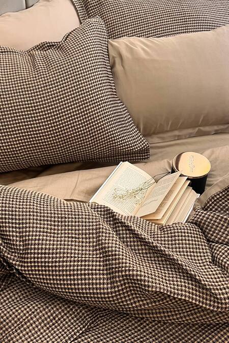 Buy_Sadyaska_Beige 300tc Cotton And Fabric Honeycomb Pattern Duvet Cover_Online_at_Aza_Fashions