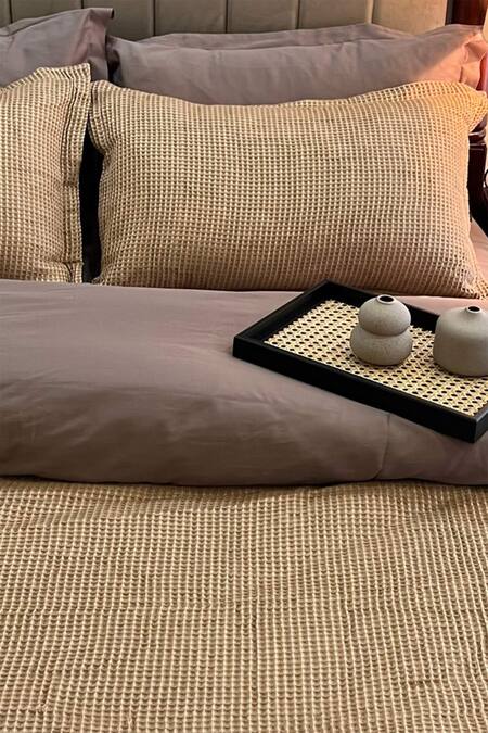 Sadyaska Brown 300tc Cotton And Fabric Honeycomb Pattern Duvet Cover Set Online at Aza Fashions Sadyaska_Brown 300tc Cotton And Fabric Honeycomb Pattern Duvet Cover Set_Online_at_Aza_Fashions