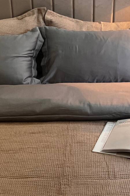 Sadyaska Grey 300tc Cotton And Woven Fabric Honeycomb Pattern Duvet Cover Online at Aza Fashions Sadyaska_Grey 300tc Cotton And Woven Fabric Honeycomb Pattern Duvet Cover_Online_at_Aza_Fashions