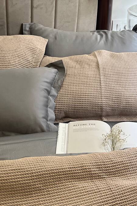 Buy Sadyaska Grey 300tc Cotton And Woven Fabric Honeycomb Pattern Duvet Cover Online at Aza Fashions Buy_Sadyaska_Grey 300tc Cotton And Woven Fabric Honeycomb Pattern Duvet Cover_Online_at_Aza_Fashions