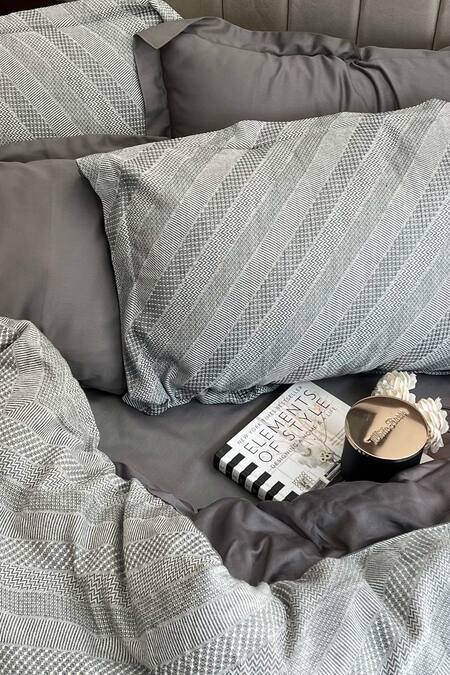 Buy_Sadyaska_Grey 300tc Cotton And Fabric Pointed Twill Pattern Duvet Cover Set_Online_at_Aza_Fashions