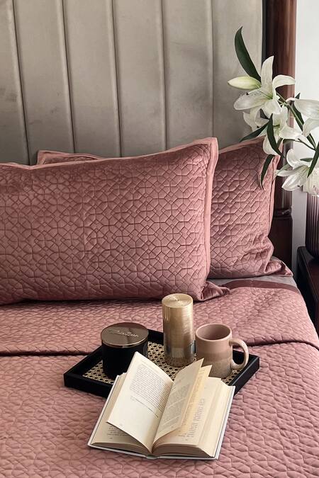 Buy_Sadyaska_Pink Fabric Velvet Filling 100% Polyester Quilted Bedspread Set_Online_at_Aza_Fashions