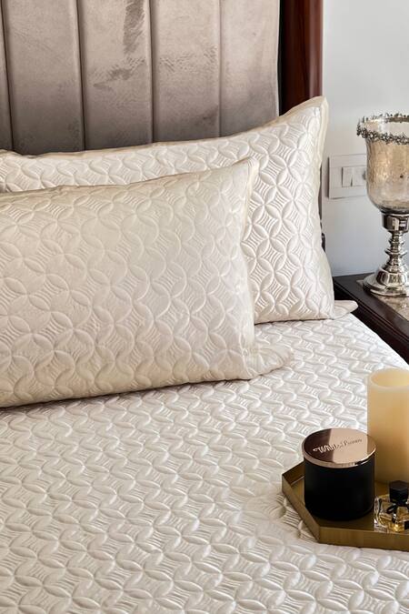 Sadyaska_White Fabric Faux Silk And Filling 100% Quilted Reversible Bedspread Set_Online_at_Aza_Fashions