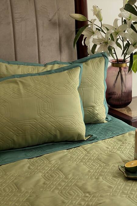 Sadyaska Quilted Reversible Bedspread Set 