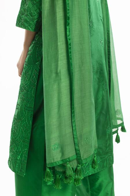 Simrita Arora_Green Silk, Chanderi Sequin V Neck And Work Kurta Set_at_Aza_Fashions