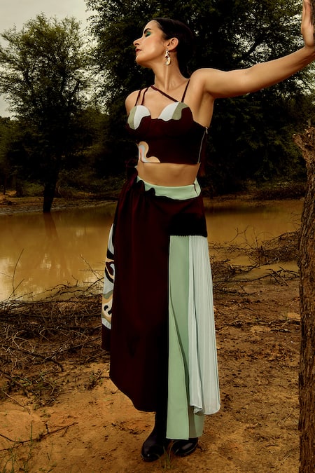 Buy Siddhant Agrawal Maroon Crepe, Satin, Georgette Asymmetric Skirt Online at Aza Fashions Buy_Siddhant Agrawal_Maroon Crepe, Satin, Georgette Asymmetric Skirt _Online_at_Aza_Fashions