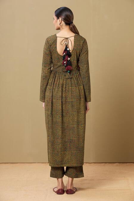 Shop Sagaa By Vanita Green Ajrakh Embroidery Round Anarkali Set at Aza Fashions Shop_Sagaa By Vanita_Green Ajrakh Embroidery Round Anarkali Set _at_Aza_Fashions