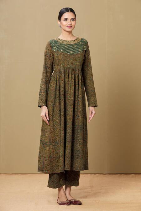 Sagaa By Vanita Green Ajrakh Embroidery Round Anarkali Set Online at Aza Fashions Sagaa By Vanita_Green Ajrakh Embroidery Round Anarkali Set _Online_at_Aza_Fashions