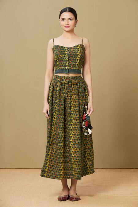Sagaa By Vanita Green Ajrakh Sweetheart Neck Skirt Set Online at Aza Fashions Sagaa By Vanita_Green Ajrakh Sweetheart Neck Skirt Set_Online_at_Aza_Fashions