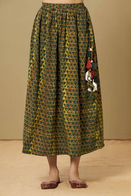 Shop Sagaa By Vanita Green Ajrakh Sweetheart Neck Skirt Set Online at Aza Fashions Shop_Sagaa By Vanita_Green Ajrakh Sweetheart Neck Skirt Set_Online_at_Aza_Fashions