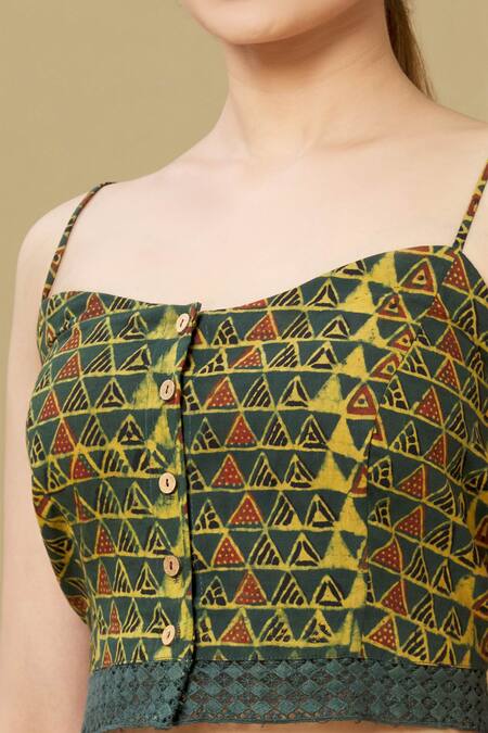 Sagaa By Vanita Green Ajrakh Sweetheart Neck Skirt Set at Aza Fashions Sagaa By Vanita_Green Ajrakh Sweetheart Neck Skirt Set_at_Aza_Fashions