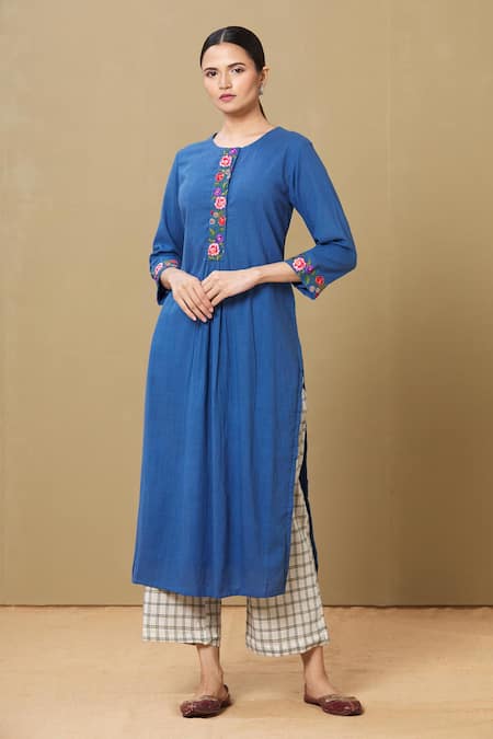 Sagaa by Vanita Embroidered Kurta & Checkered Pant Set 